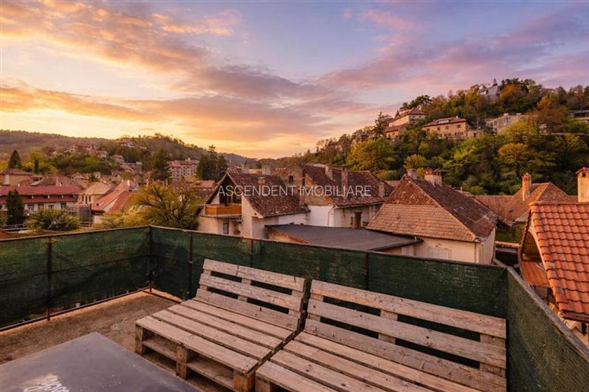 Locuinta cu caracter,doua niveluri,4 camere,terasa,garaj,curte,Centru Istoric Br - 9