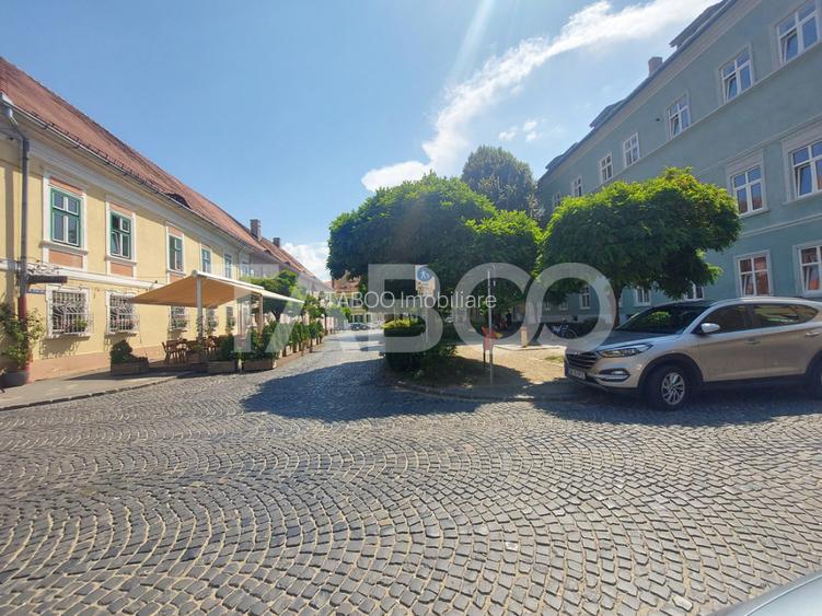 Apartament de vanzare 68 mpu 2 camere pivnita Centrul Istoric Sibiu - 2