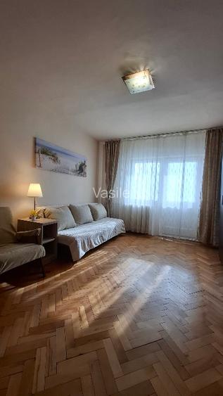 Proprietar, inchiriez pe termen lung apartament 1 camera, la 2 statii de MALL - 4