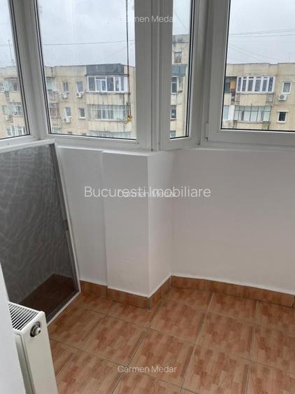 SEBASTIAN PARC DECOMANDAT bloc 1987 doua bai 74Mp loc parcare ADP - 6