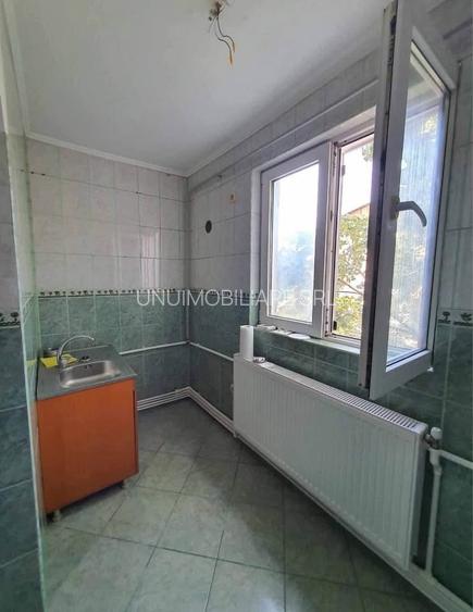 Garsoniera- Zona Sud -  etaj 4/4 -37mp - 3