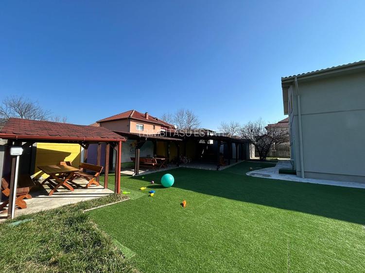 Casa individuala de inchiriat | 300 mp utili - 1000 teren - 3