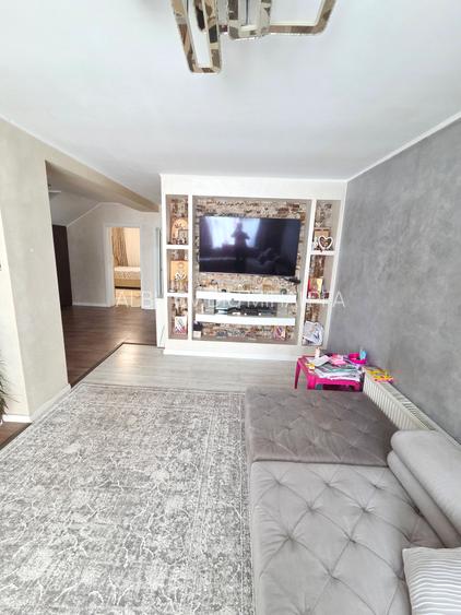 Voluntari, Andronache, vila P+1+M renovata, curte amenajata - 3