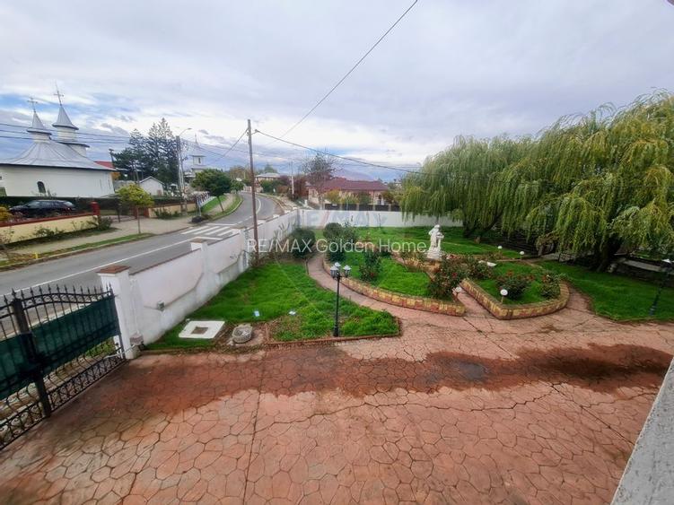 Casă cu 7 camere de vânzare in apropiere de Focsani - 2