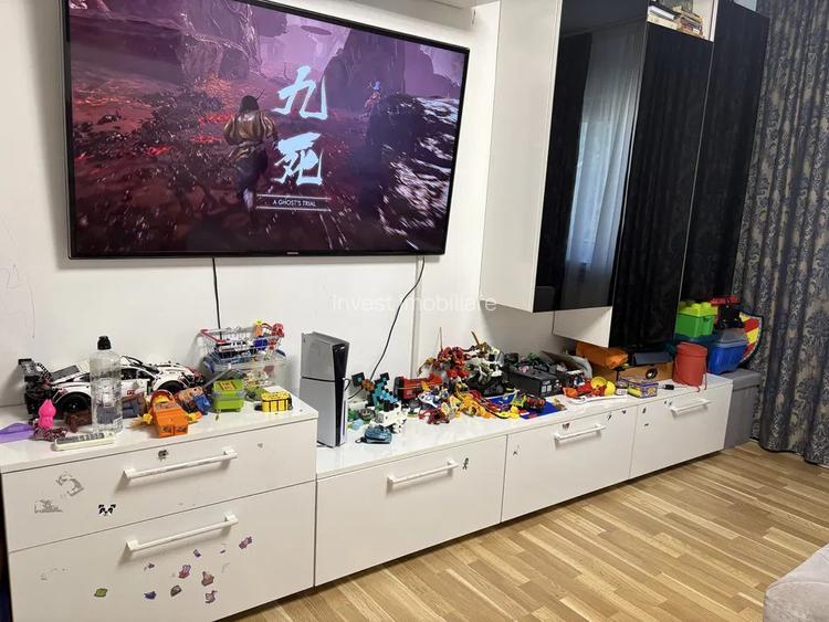 Apartament 2 camere, decomandat, Nicolina, etaj intermediar - 3