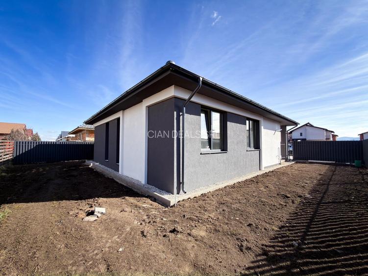 Casa Single Pe Parter Sanpetru Toate Utilitatile - 2