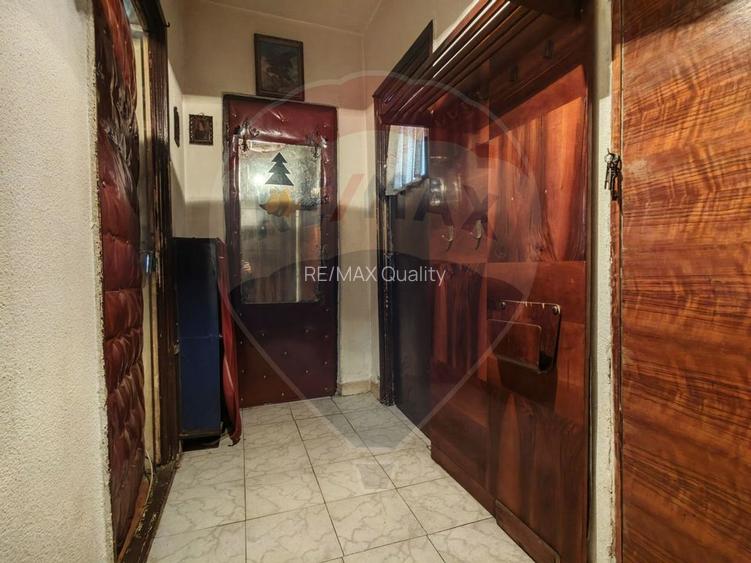 Apartament cu 2 camere  nerenovat, de vânzare în zona 1 Mai - 6