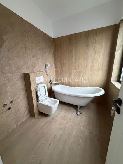 Casa 4 camere/ Curte/ Centrala/ Metrou 10 min - 10