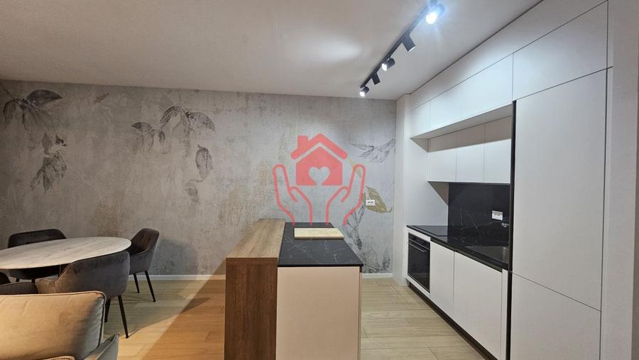 Baneasa Shopping City-3 camere mobilier ROVERE I parc I scoli I garaj interior