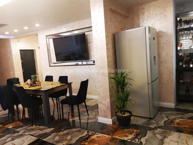 Penthouse cu 5 camere decomandat în Prundu - 15