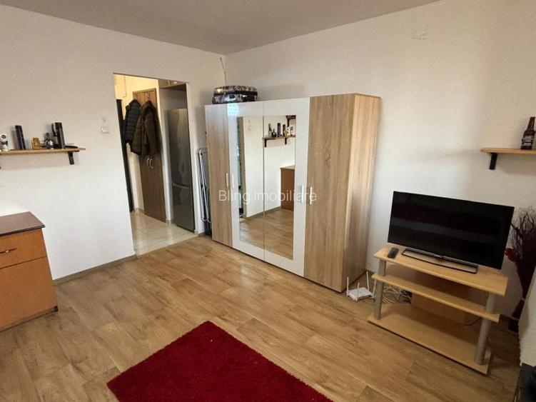 Garsoniera la cheie, 32 mp, zona strazii Parang - 3