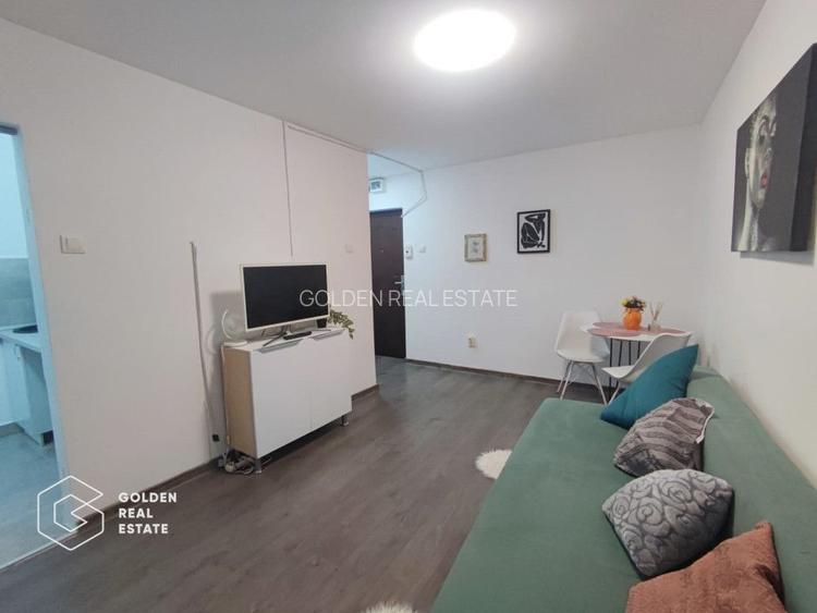 Garsoniera tinereasca, etaj 3, 6 Vanatori - 3