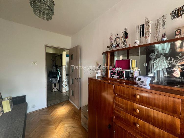 Apartament 3 camere, decomandat - 3
