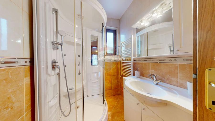 Casă de vânzare Bran Sohodol teren  intravilan 10.331 mp două locuințe - 18