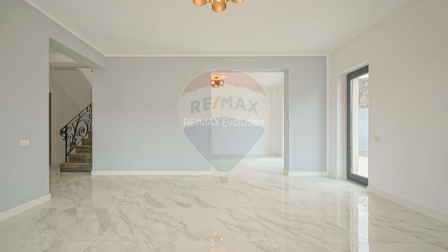 Casă / Vilă cu 5 camere de vânzare în zona Bunloc - 8