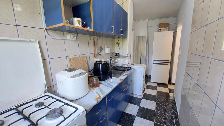 TITAN, apartament 2 camere decomandat, et.3, metrou 1 Decembrie - 7