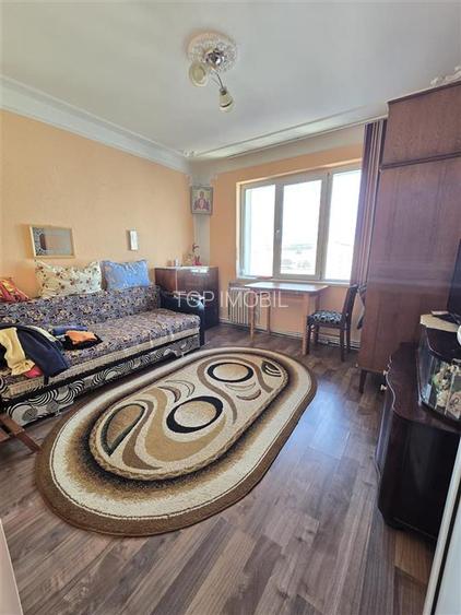 Alexandru cel Bun, 3 camere decomandat, geam la baie, liber - 3