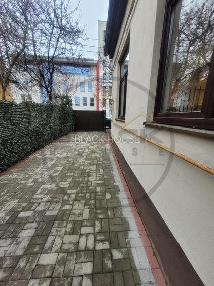 Spatiu de inchiriat, 140 mp,  2 parcari,  zona Piata Cipariu - 7
