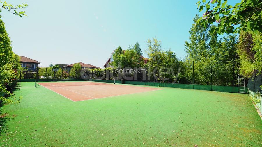 Vila cocheta cu 6 camere, piscina comuna si loc de joaca - 16