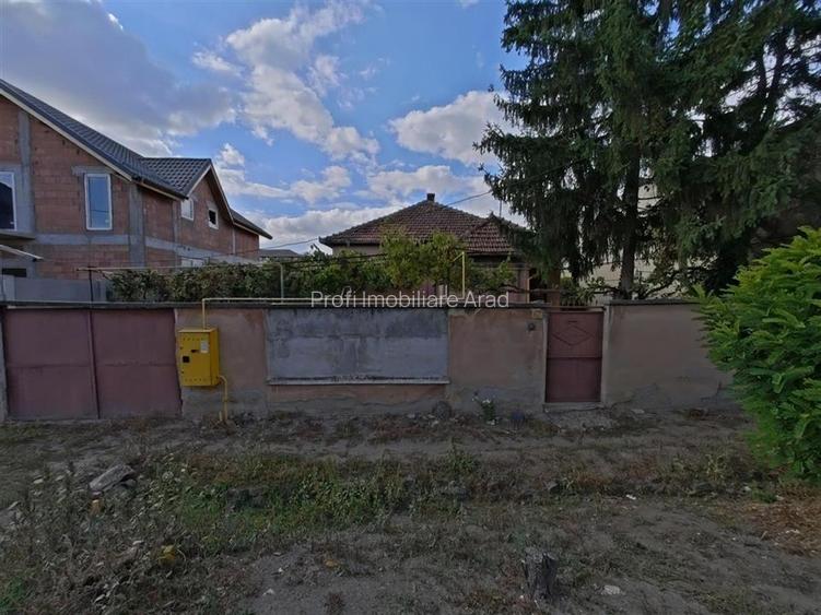 Casa 3 cu teren in Parneava-Alfa de 1180 mp- Comision 0 - 3