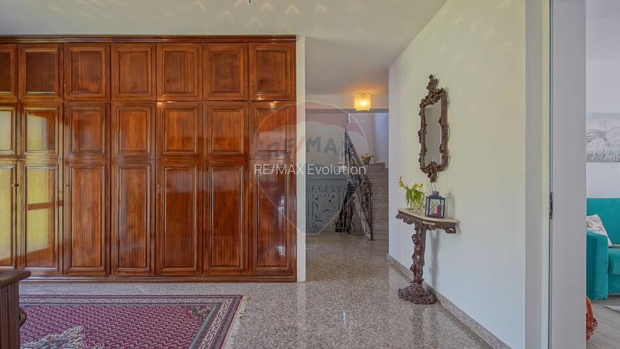 Vilă în zona Glăjărie, 10 camere, Sp + E + M, teren 2789 mp - 12