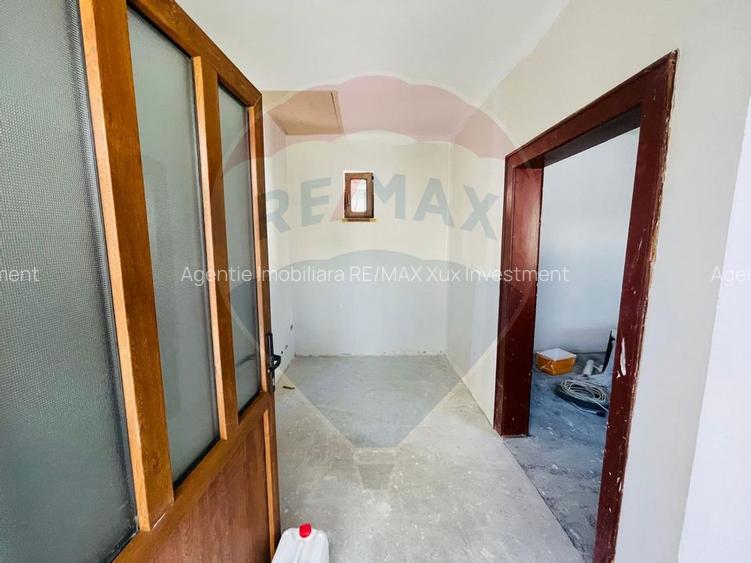 Casă / Vilă cu 6 camere de închiriat în zona Calea Dumbravii - 9