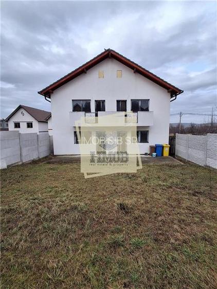 Casa cu 3 camere 2 bai si terasa in Cristian - 2