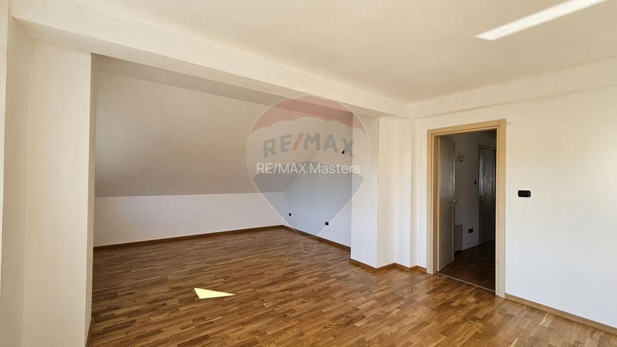 Casă / Vilă de lux cu 8 camere de vânzare in Obcini, Suceava - 52