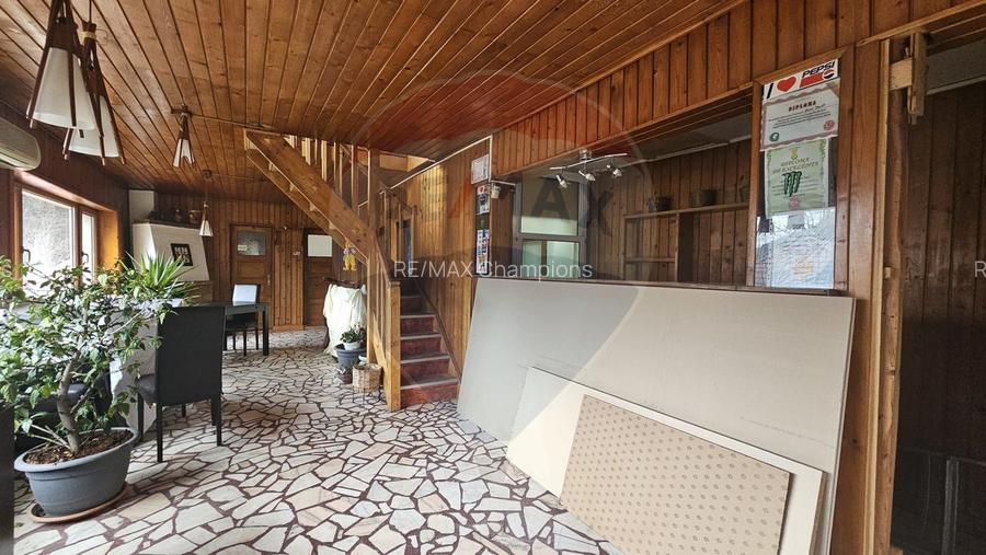 Casă / Vilă cu 9 camere de vânzare în zona Valea Cerbului comision 0% - 25