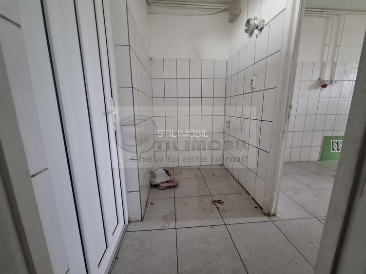 Spatiu comercial, 21 mp, Piata Cug, liber, pretabil orice afacere - 5