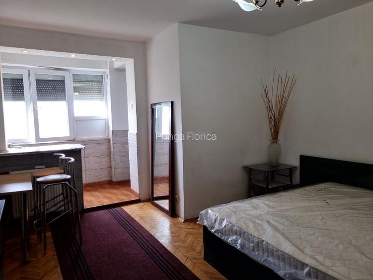 Garsoniera  de inchiriat sector 3 - 8