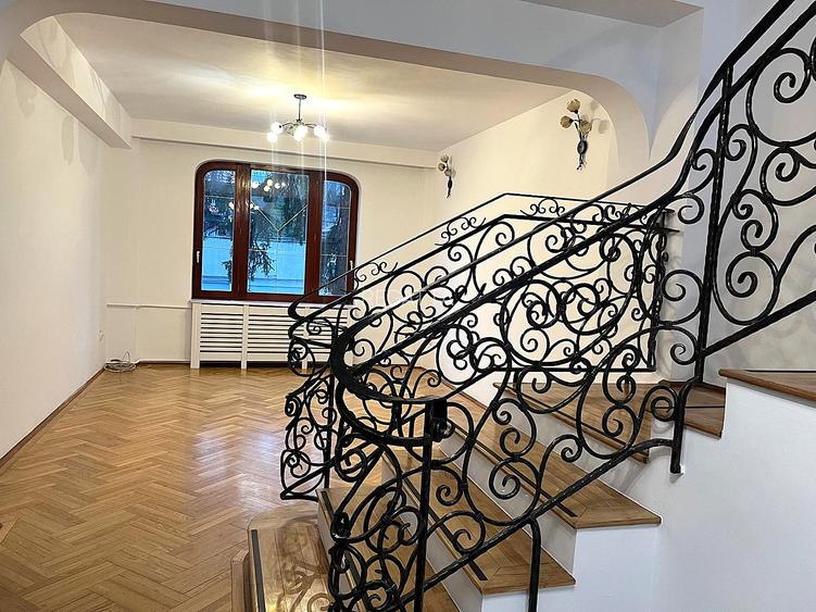 Vila pretabila birouri -Piata Floreasca - 5