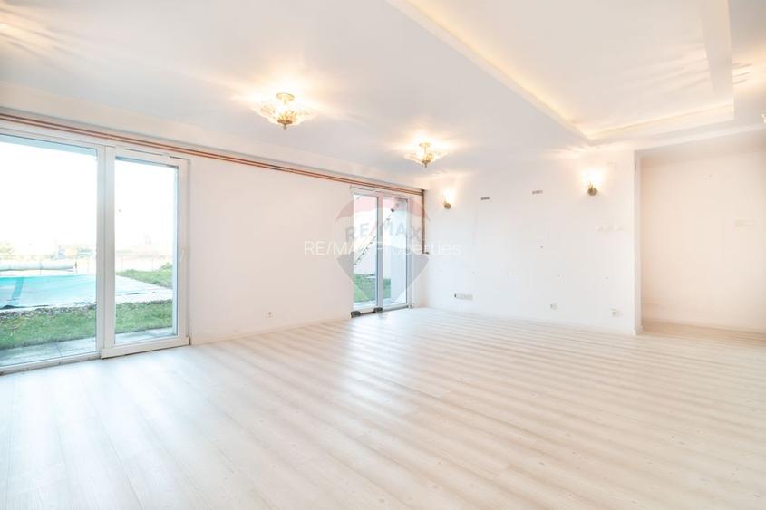 Vanzare Vila 5 camere cu semineu, piscina si priveliste lac piscicol - 15