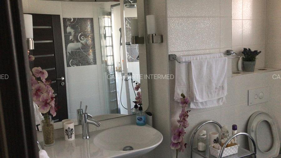 Duplex parter+ demisol, 6 camere  Faleza Nord 1800 euro - 8