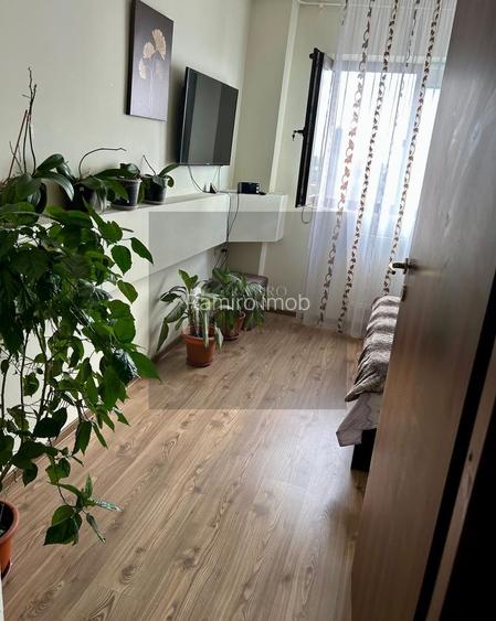 Apartament 2 camere decomandat 59 mp Sector 4 - 5