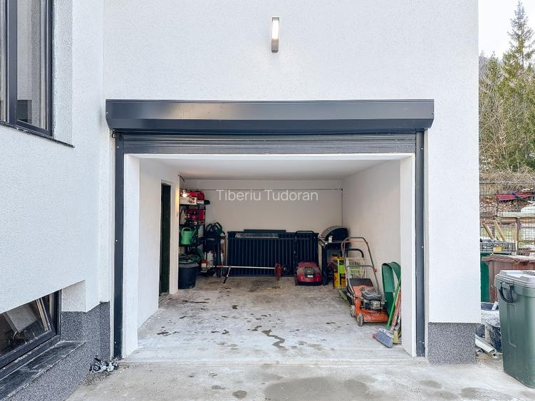 Vilă 6 camere complet renovata, disponibilă imediat, pret 269000 euro  URGENT - 12
