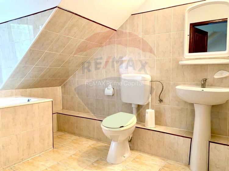 Pensiune cu 13 camere de vânzare in Bulz - 33