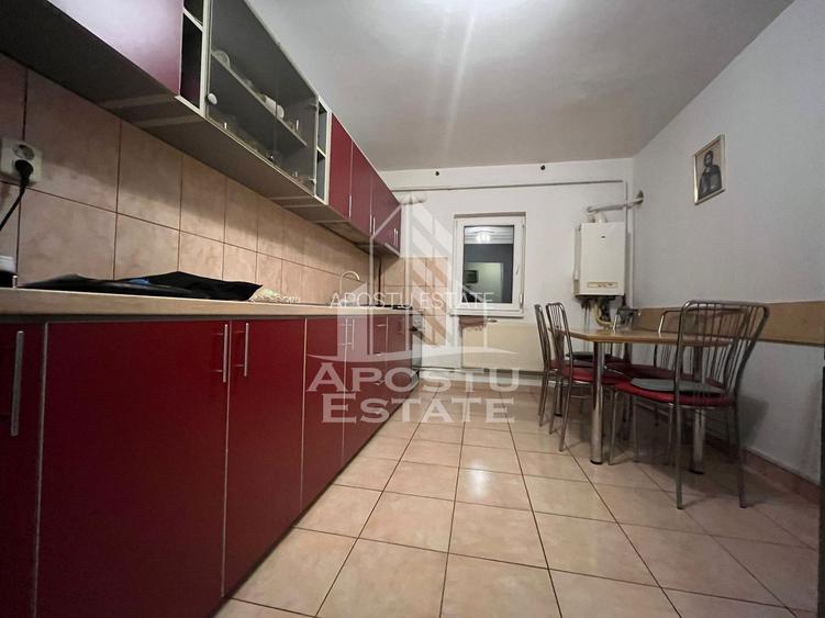 Apartament cu 3 camere, decomandat, 2 bai, zona Soarelui - 6