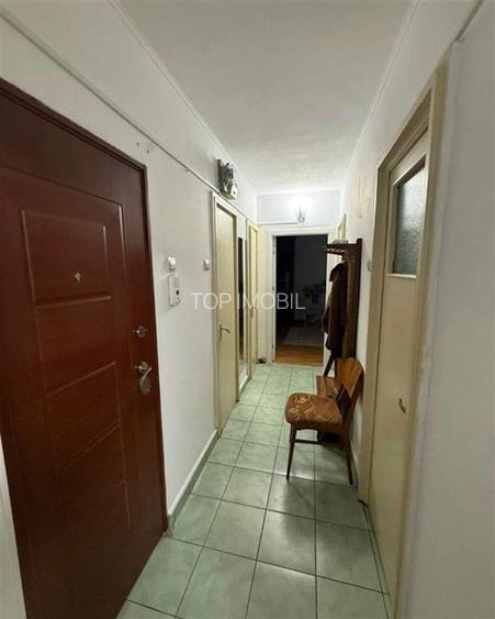 Etaj 1, fara risc, 3 camere semidecomandat bulevardul Tutora - 10