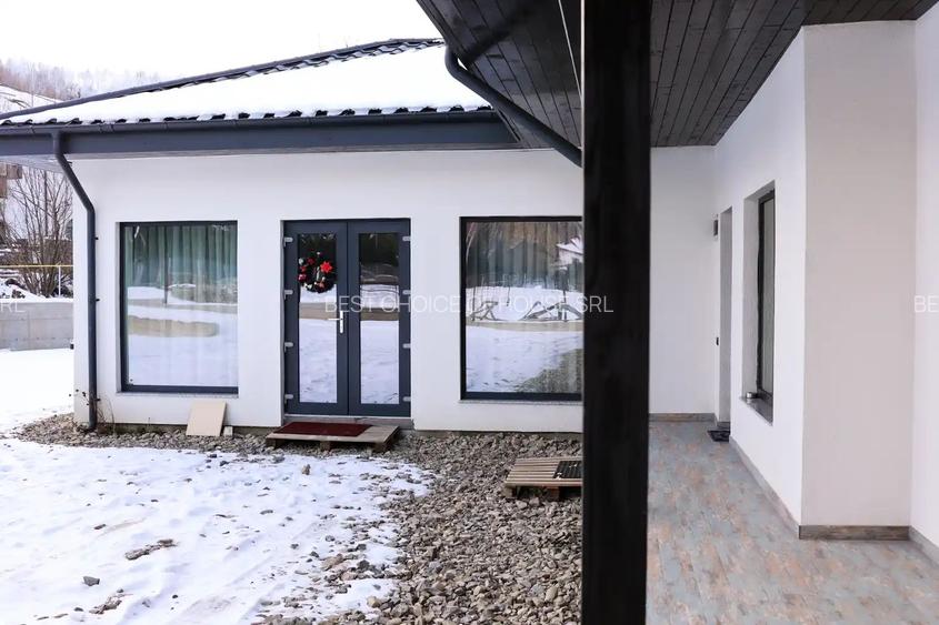 CABANA 2025 , VORONET ,6 CAMERE ,echipate  , 2000 lei / zi , MINIM  DOUA ZILE - 3