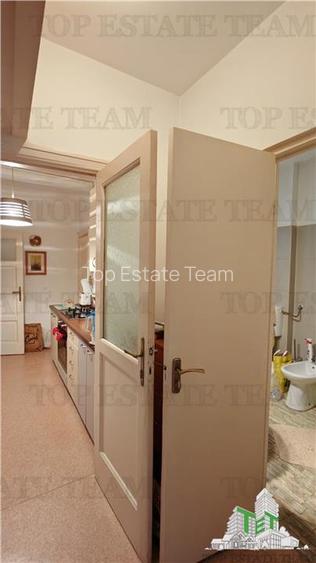 Apartament de 3 camere ultracentral, 2 intrari, lift cu acces privat, pod pentru - 15