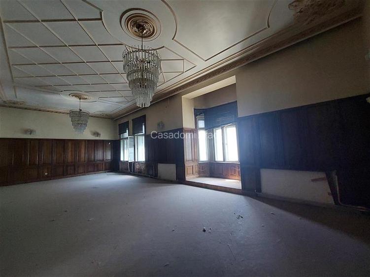 Cladire ultracentrala cu curte privata, pentru activitati diverse - 8