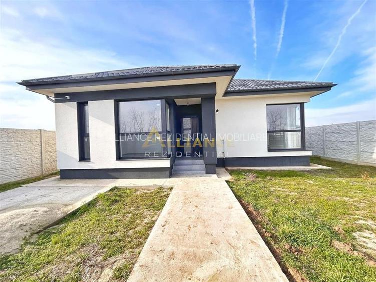 De vânzare casa  individuala - 3 camere-2 bai- teren 376 mp - 2