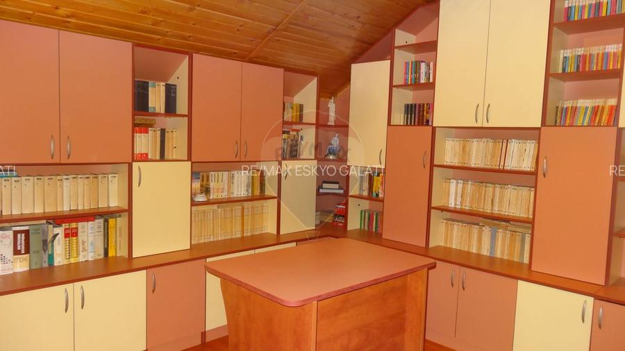 De VANZARE Casa spațioasă S+P+1E+M | Zona STIREX in Galati - 13