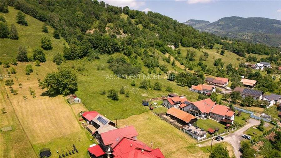 FILM!View superb catre munti,teren pretabil constructie Hotel,4.400 mp, Moieciu - 51