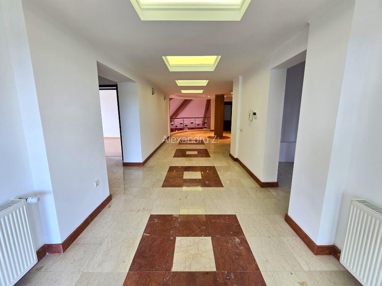 Casa / Vila / Conac Breaza 15 camere + - 11