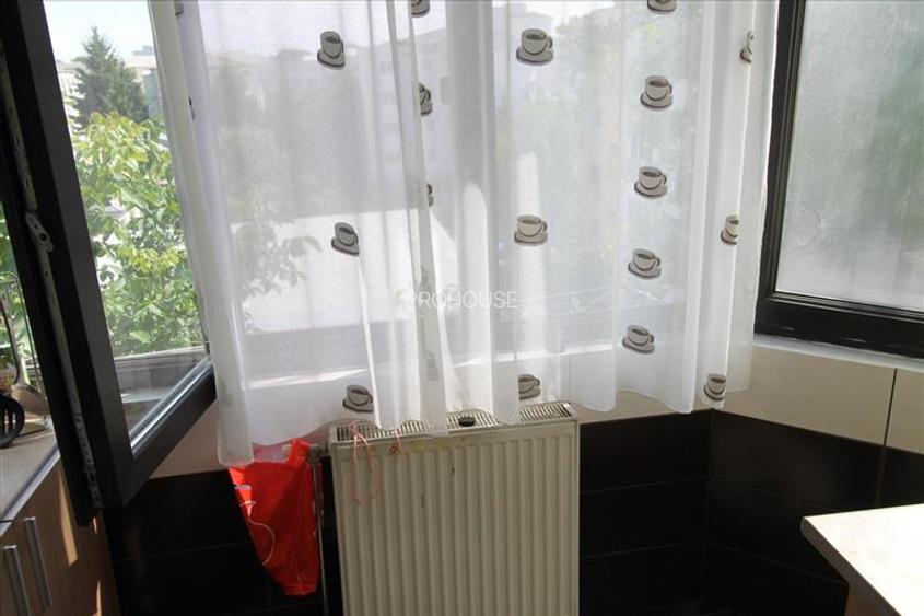 Zona Martir Closca - 2 camere decomandate - 10