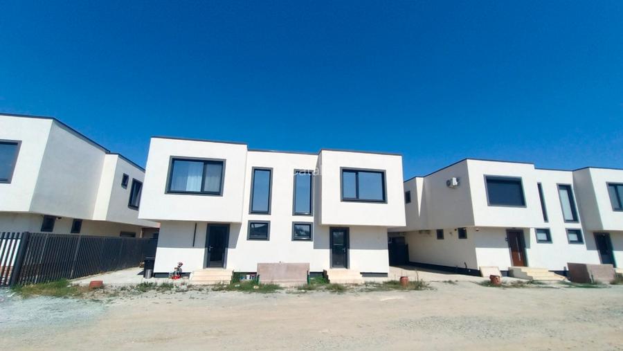 De vanzare vila tip duplex in Mamaia Nord - 2