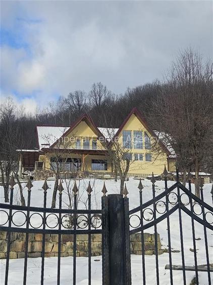 CASA DE VACANTA  CU TEREN DE VANZARE HARJA - 40