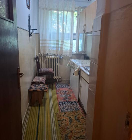 Groapa-apartament 3 camere,parter,boxa